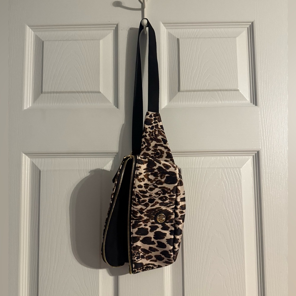 Lilly Pulitzer Torrey Belt Bag Macadamia Big Play